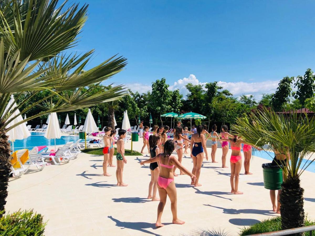 Gardenland Resort Bushat Εξωτερικό φωτογραφία
