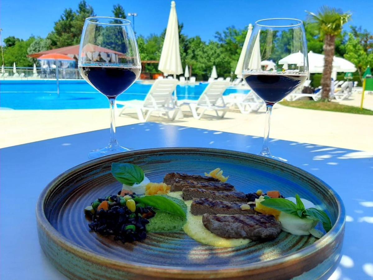 Gardenland Resort Bushat Εξωτερικό φωτογραφία