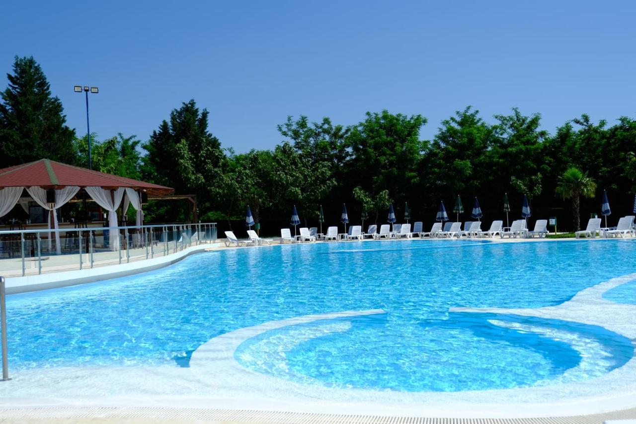 Gardenland Resort Bushat Εξωτερικό φωτογραφία